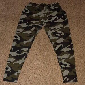 No Boundaries Camouflage Leggings - Green and Black